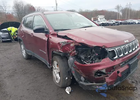 2022 Jeep Compass Latitude 4X4 z USA, uszkodzony, nr VIN 3C4NJDBB7NT206323